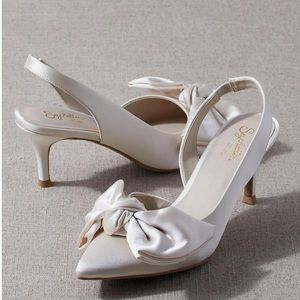 Anthropologie White bow heels